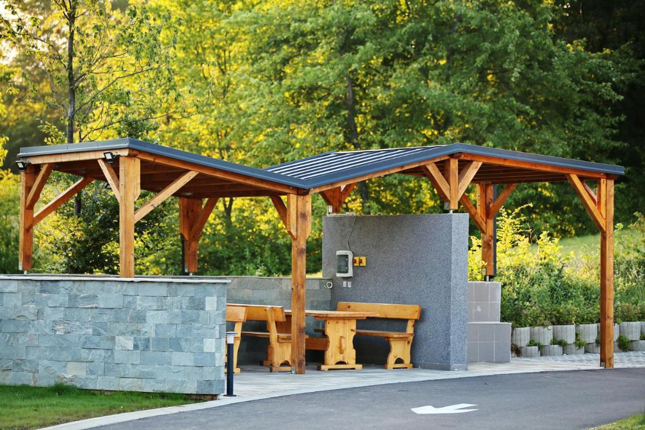 Mobile Homes Camping Plitvice スモーヤナク エクステリア 写真