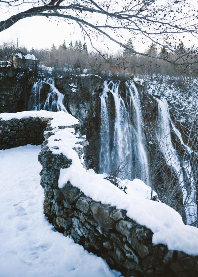 Mobile Homes Camping Plitvice スモーヤナク エクステリア 写真